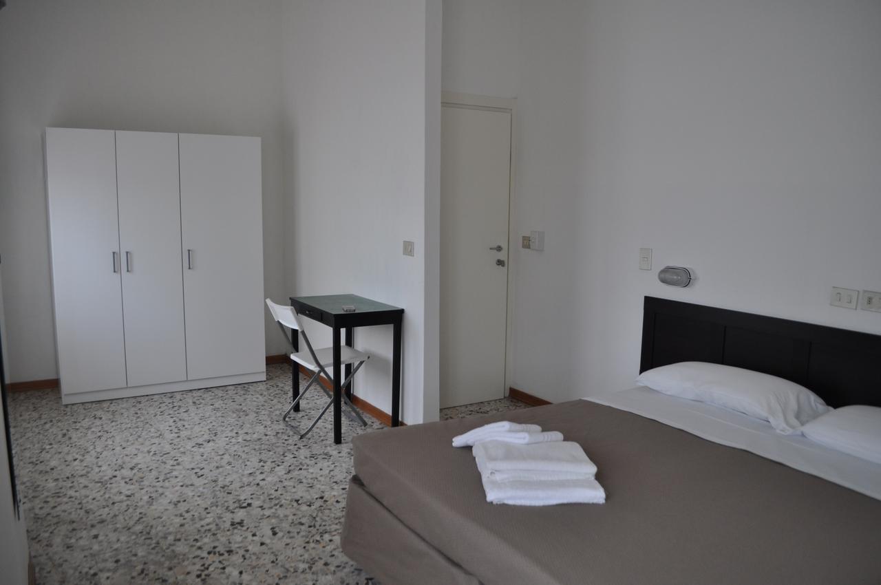 Hotel Urano Cattolica Buitenkant foto