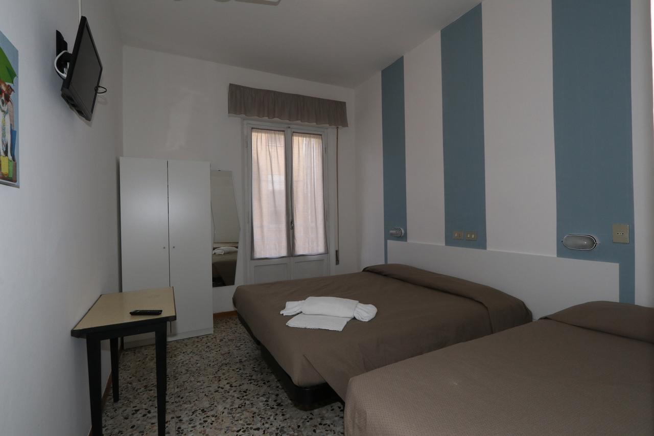 Hotel Urano Cattolica Buitenkant foto