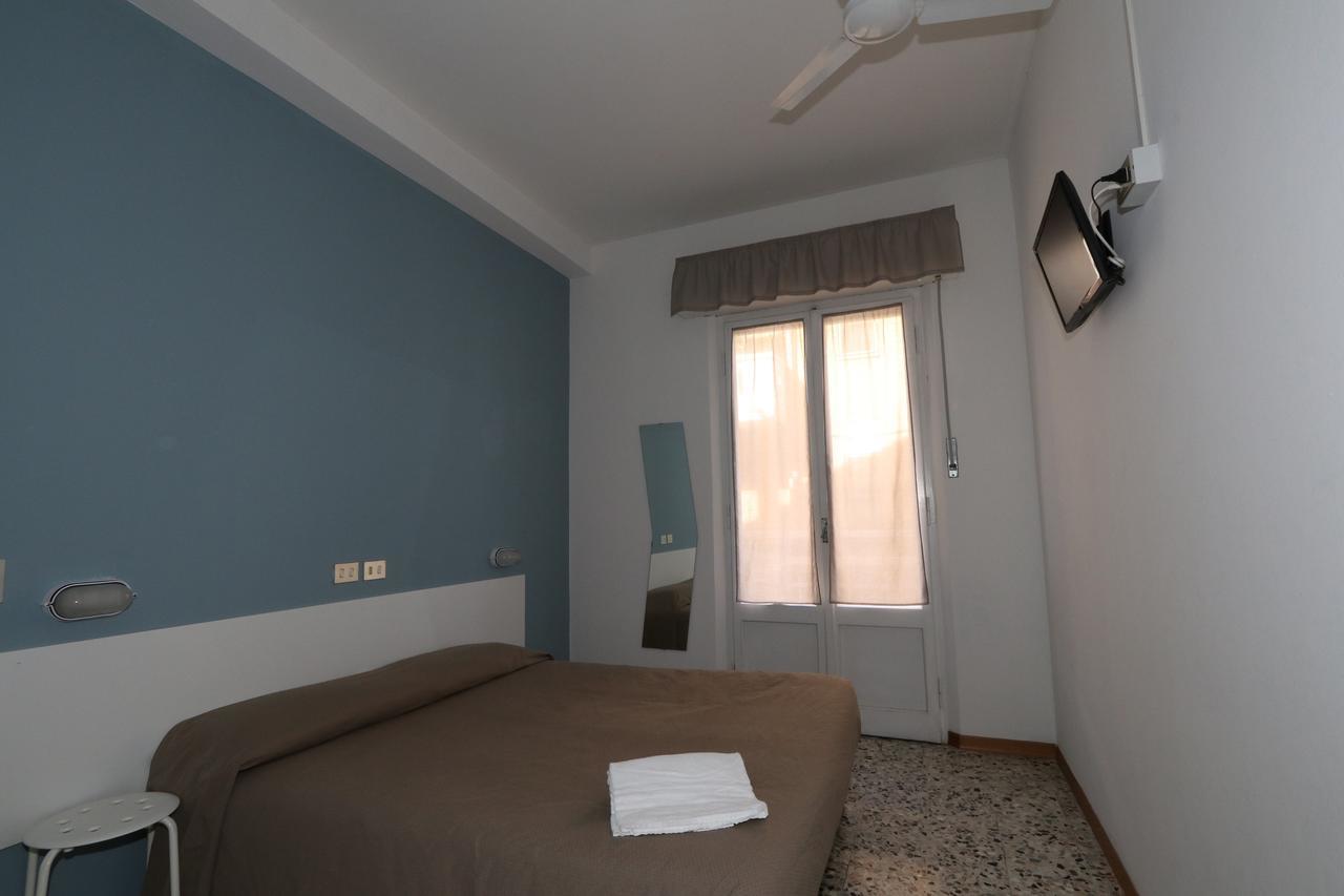 Hotel Urano Cattolica Buitenkant foto