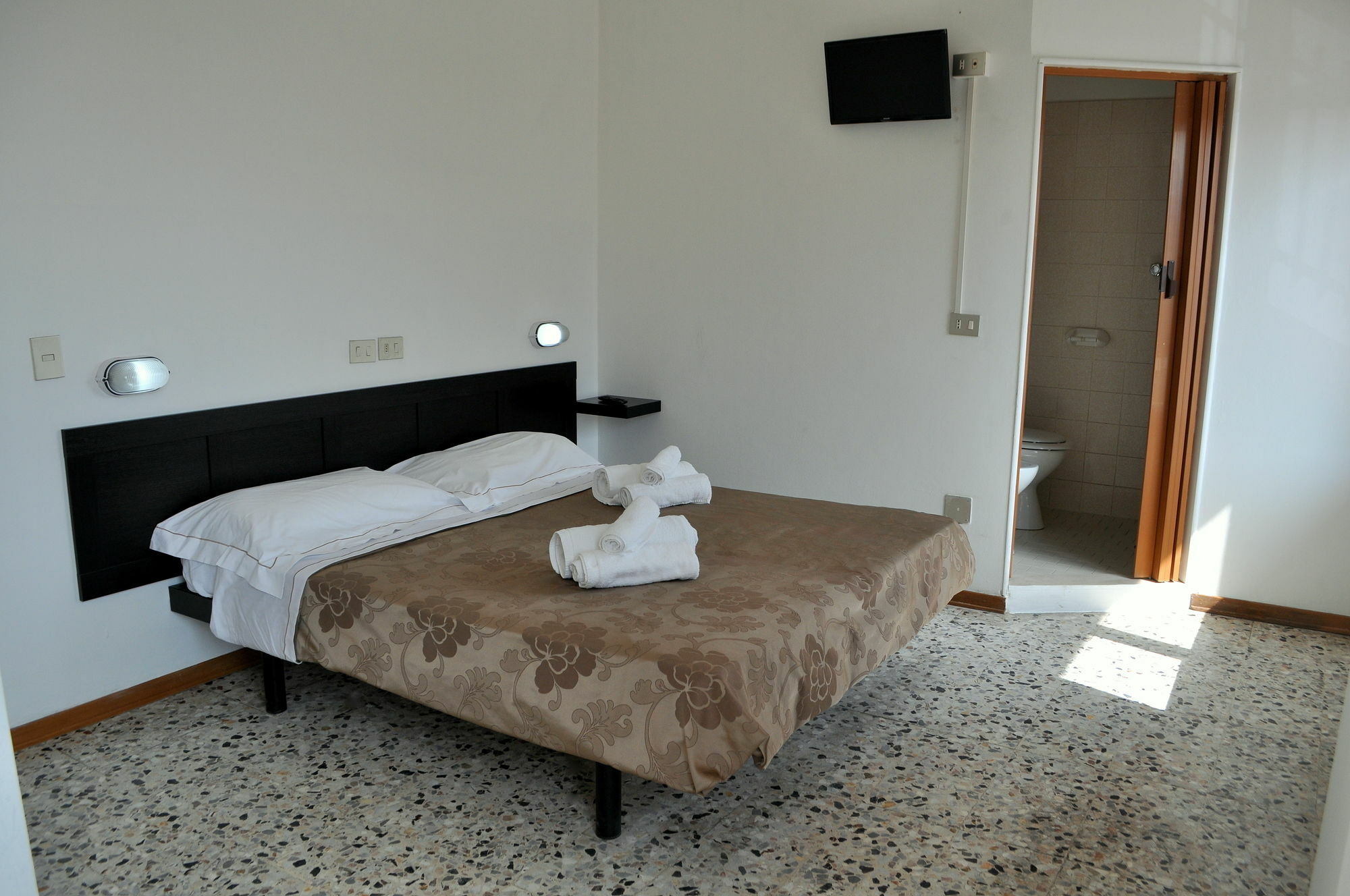 Hotel Urano Cattolica Buitenkant foto
