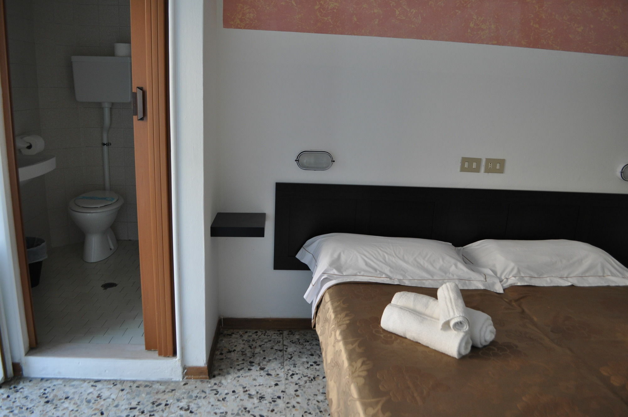 Hotel Urano Cattolica Buitenkant foto