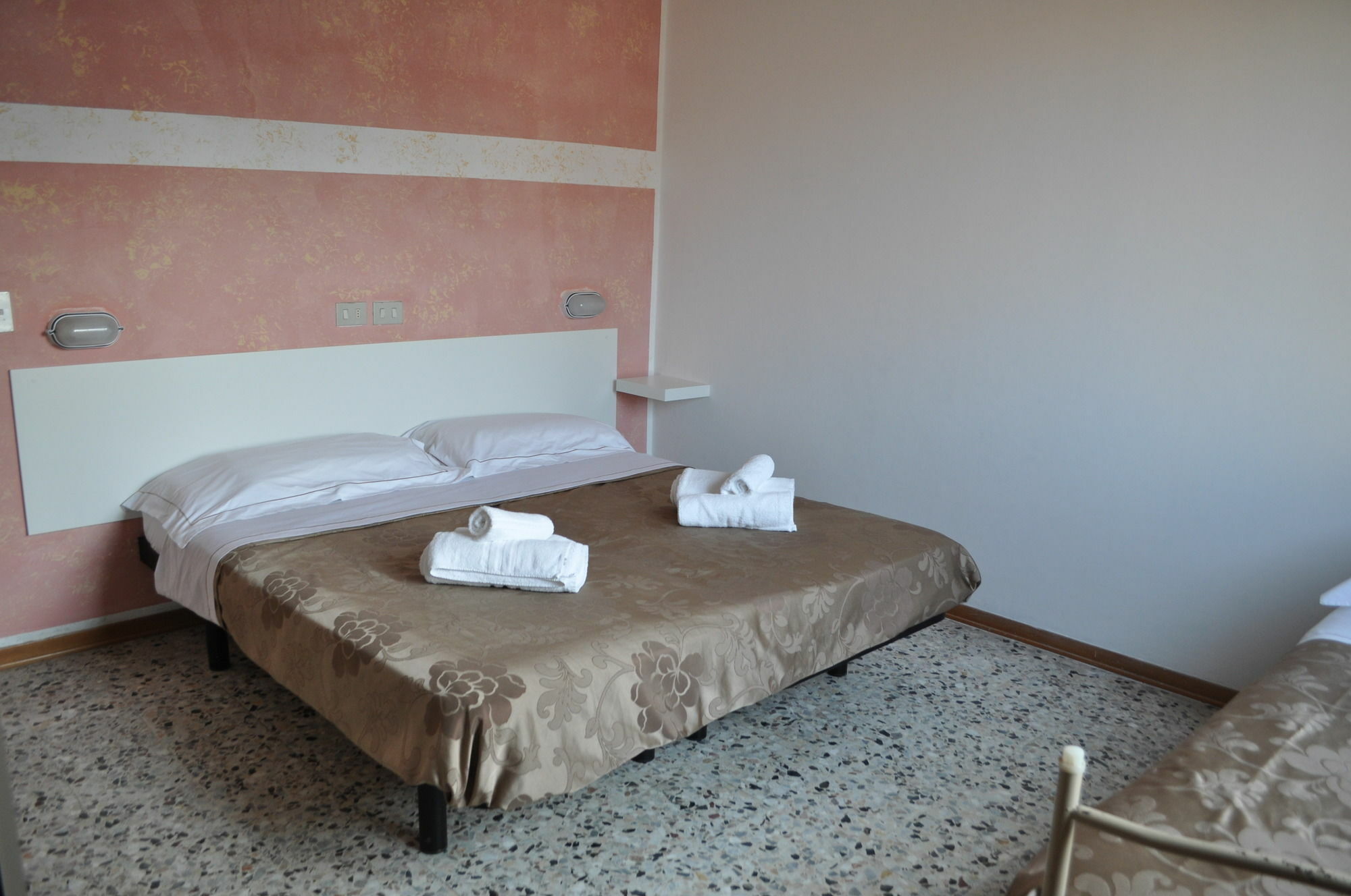 Hotel Urano Cattolica Buitenkant foto