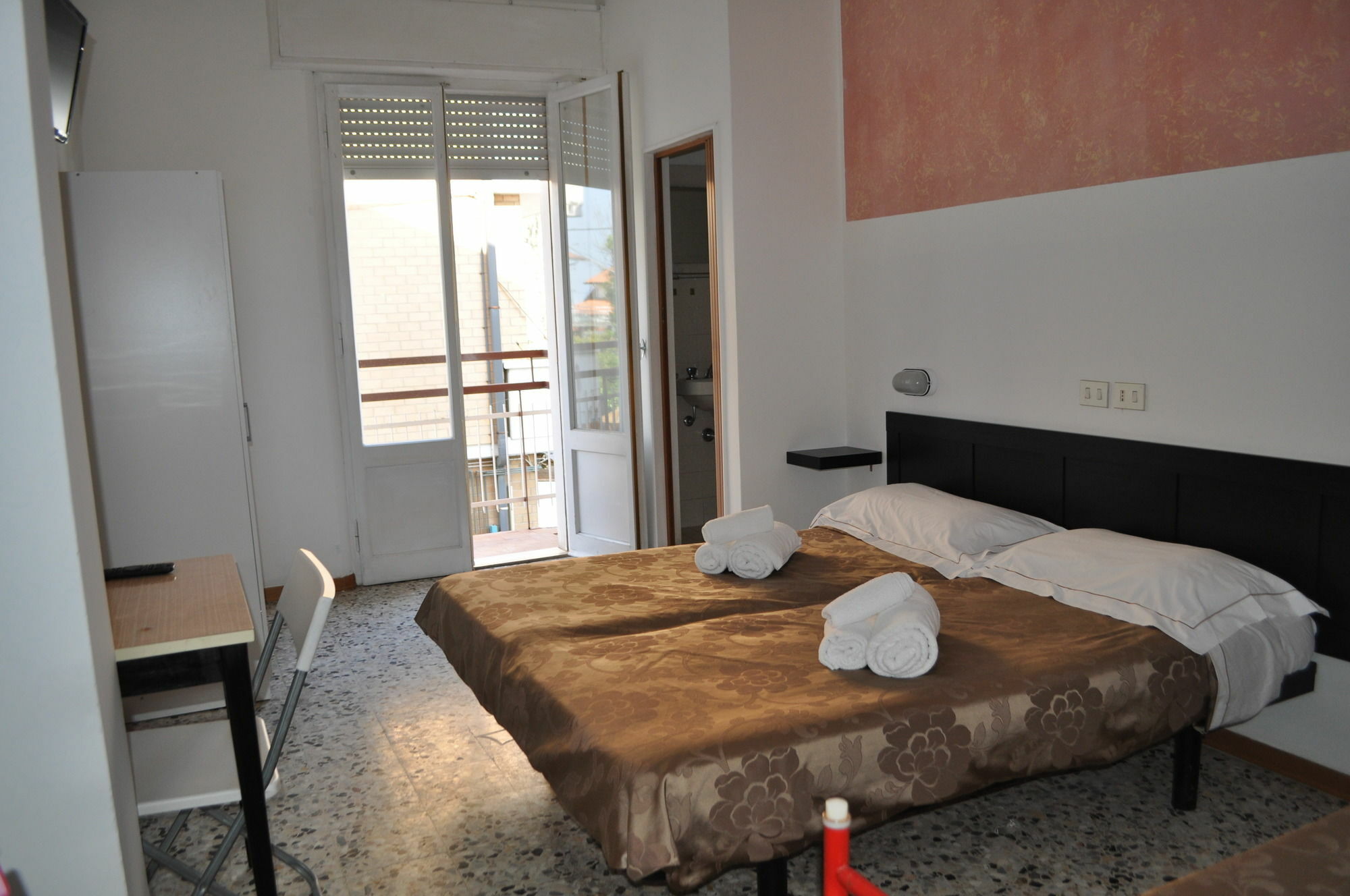 Hotel Urano Cattolica Buitenkant foto
