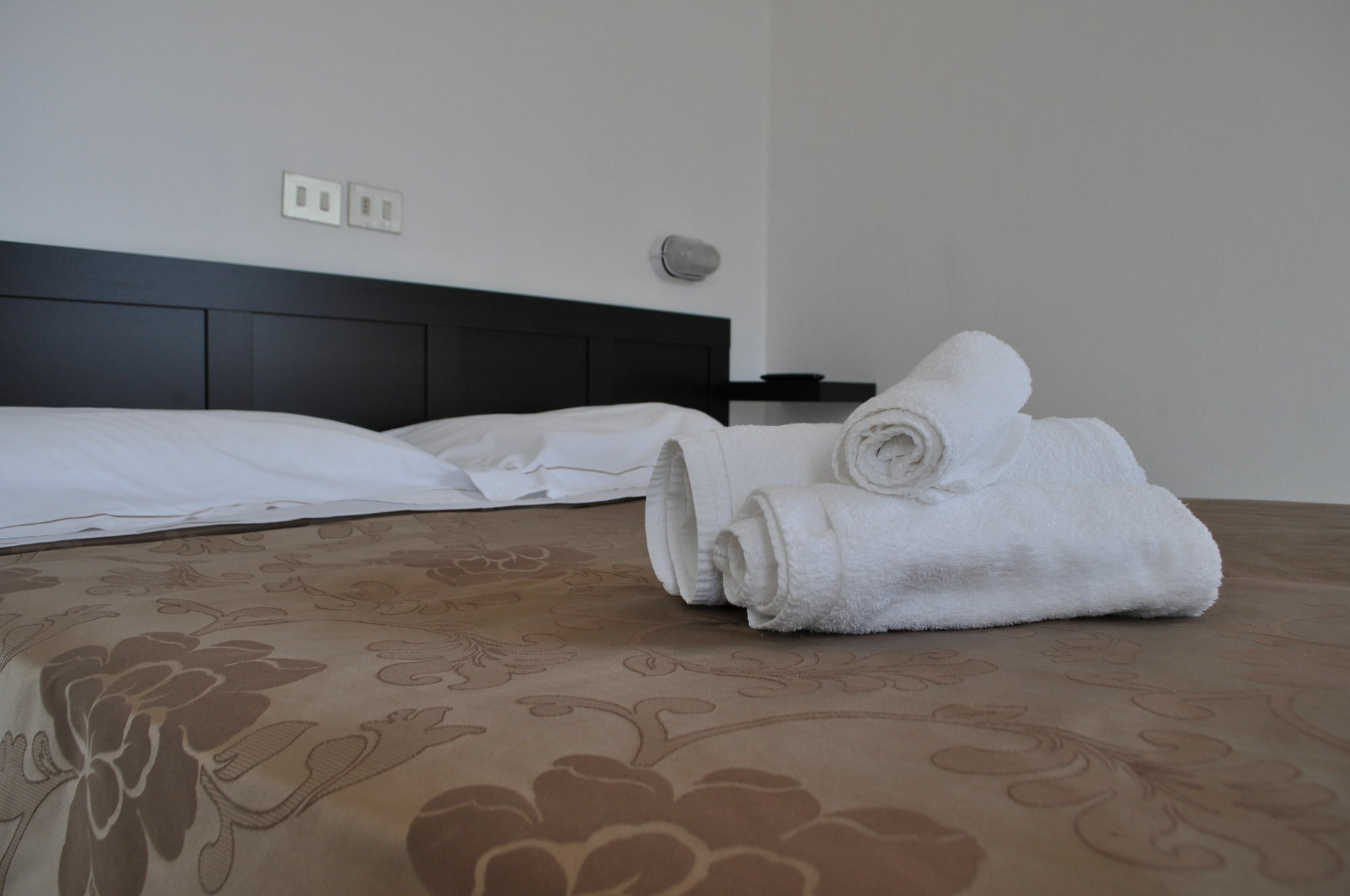 Hotel Urano Cattolica Buitenkant foto